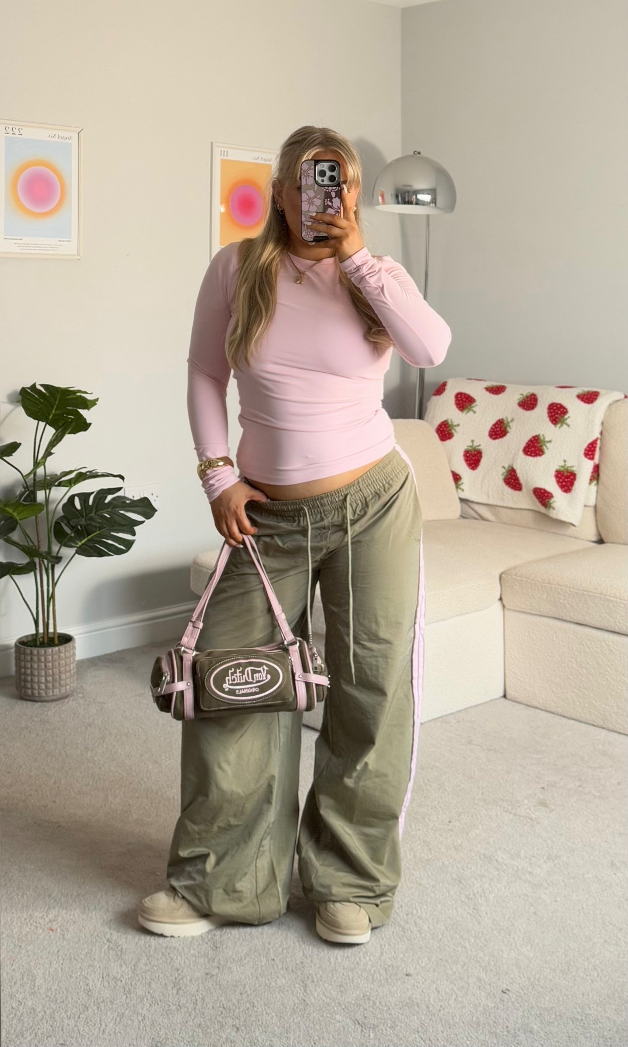 Bag is bershka and trousers are Edikted🩷🩷

#LTKFashionMonth #LTKautumn #LTKwinter