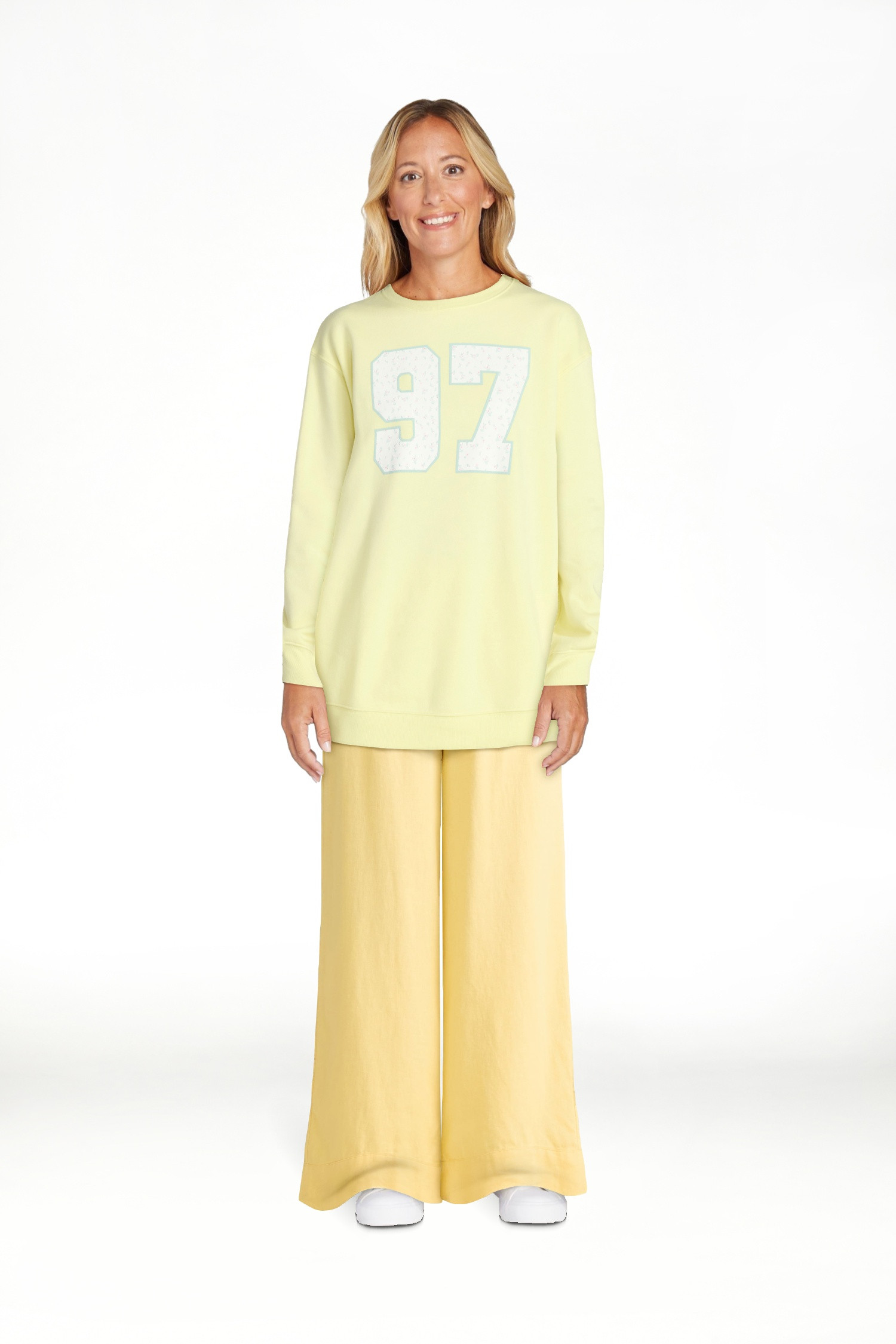 No Boundaries Oversized Graphic Sweatshirt, Midweight, Women's XXS-XXL | Walmart (US)