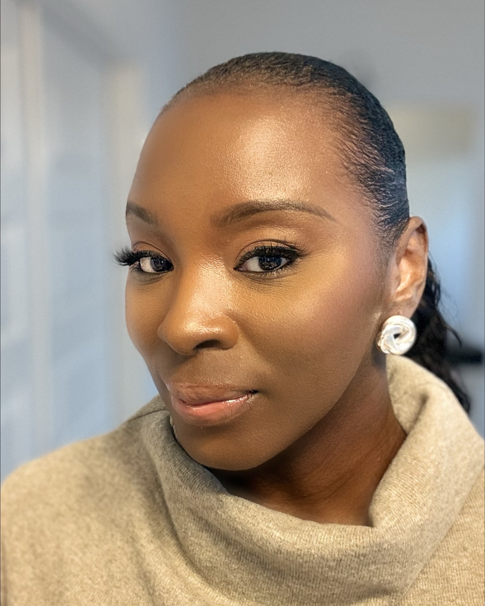 I can’t get enough these self adhesive lashes from Lilly lashes. I’m wearing the half lash here and I literally just pressed them on and my body’s natural heat made it stick. Beauty, spring makeup, natural makeup. Lashes, 

#LTKgrwm #LTKBeauty