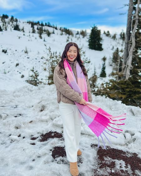 Snow day outfit! Wearing a size XS in the free people pippa puffer and paired it with the perfect pink scarf!
#winterootd #freepeople #snowoutfit
