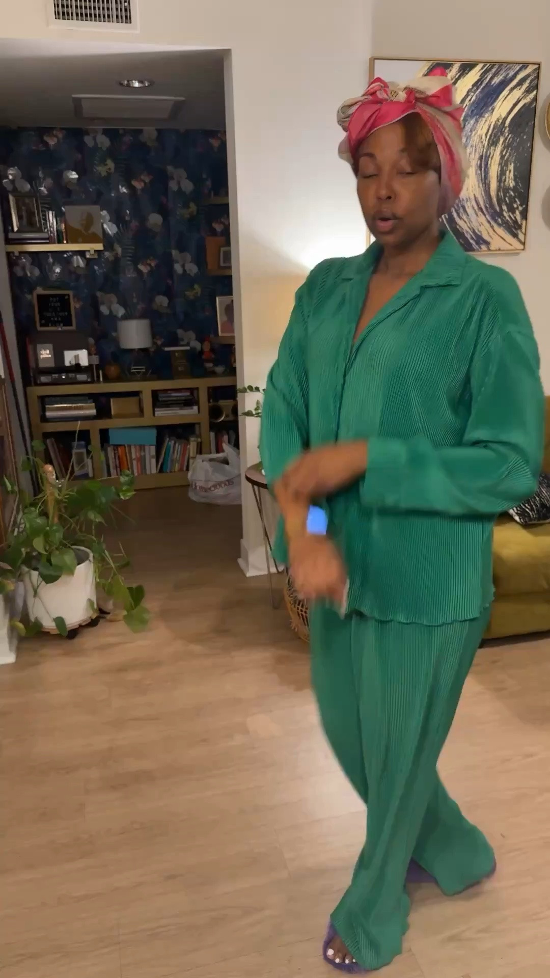 Time to slip into some loungewear and put my hair up to head to my massage appointment. It’s the end of the week, let’s relax! 

This set is perfect for an evening on the couch or running errands.

#LTKdayinmylife #LTKvlog #LTKTall