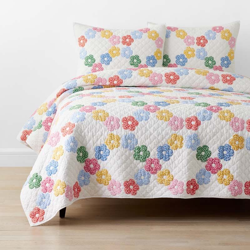 Daisy Patch Quilt - White Multi, Twin/Twin XL | The Company Store