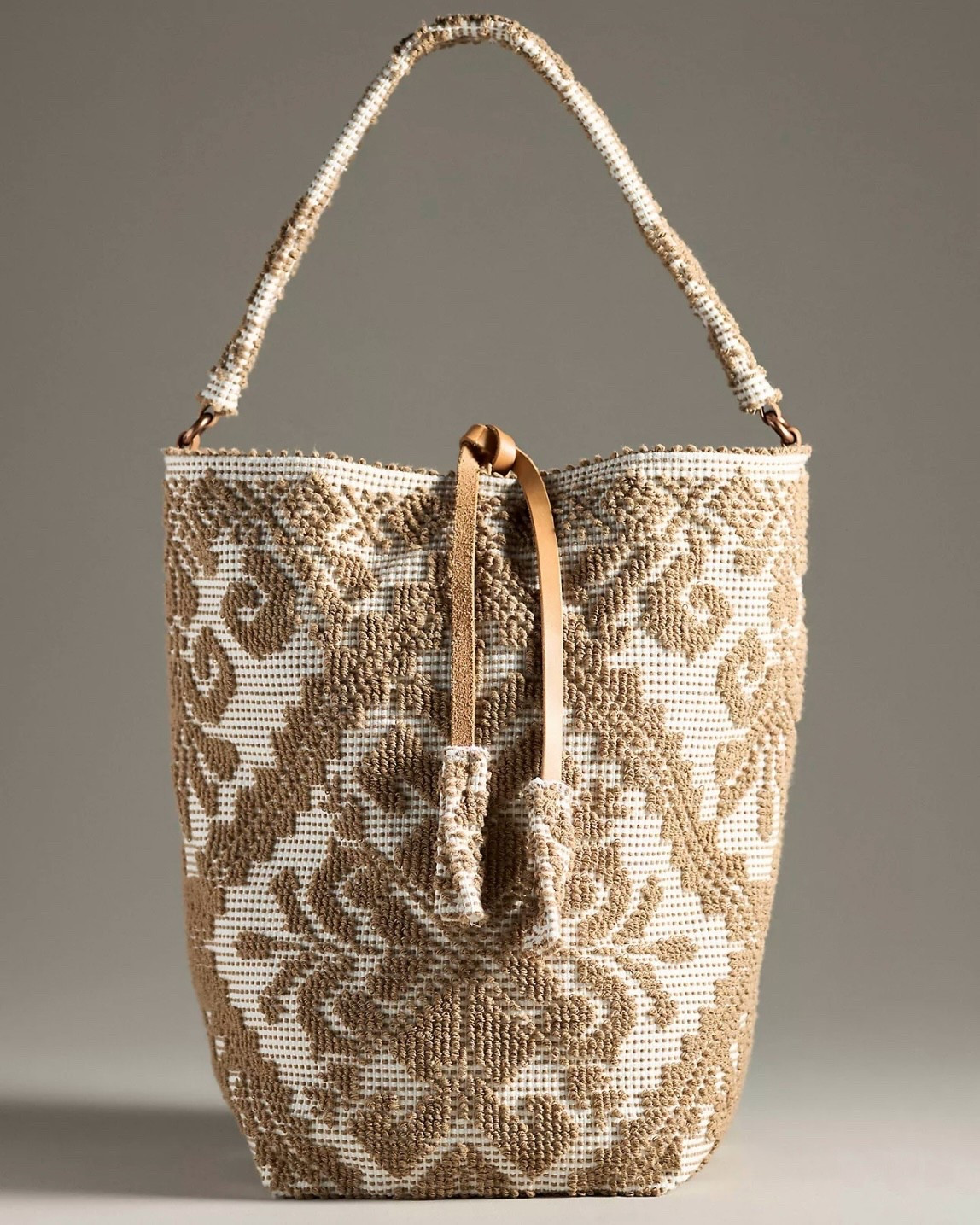 I am loving this handbag!

It is so unique and would be a great bag for fall. 

This would go with everything!

#LTKOver40 #LTKStyleTip #LTKItBag