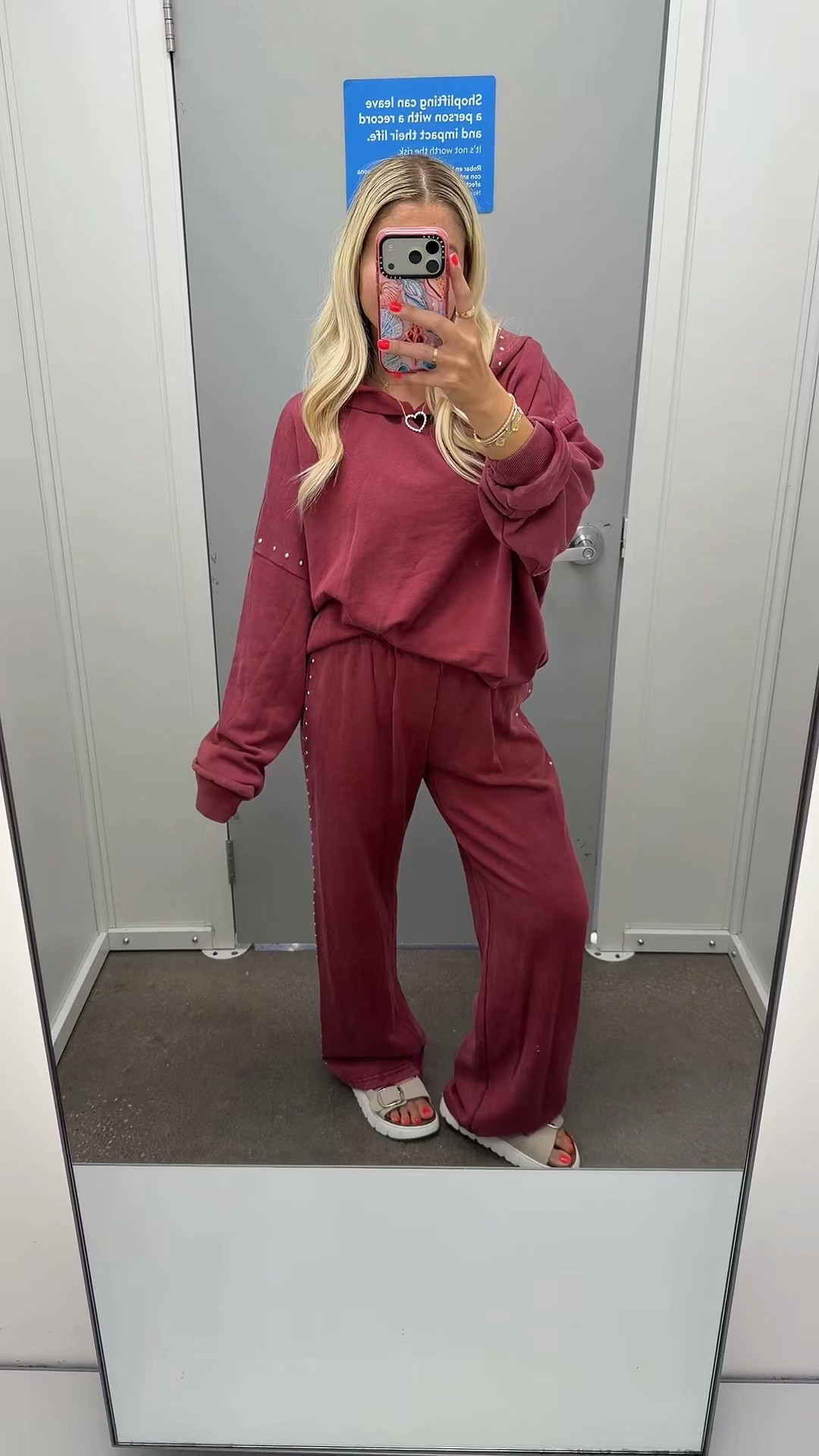 @Walmart matching set ✨
Large hoodie
Small pants 
Sandals tts
Fall outfit