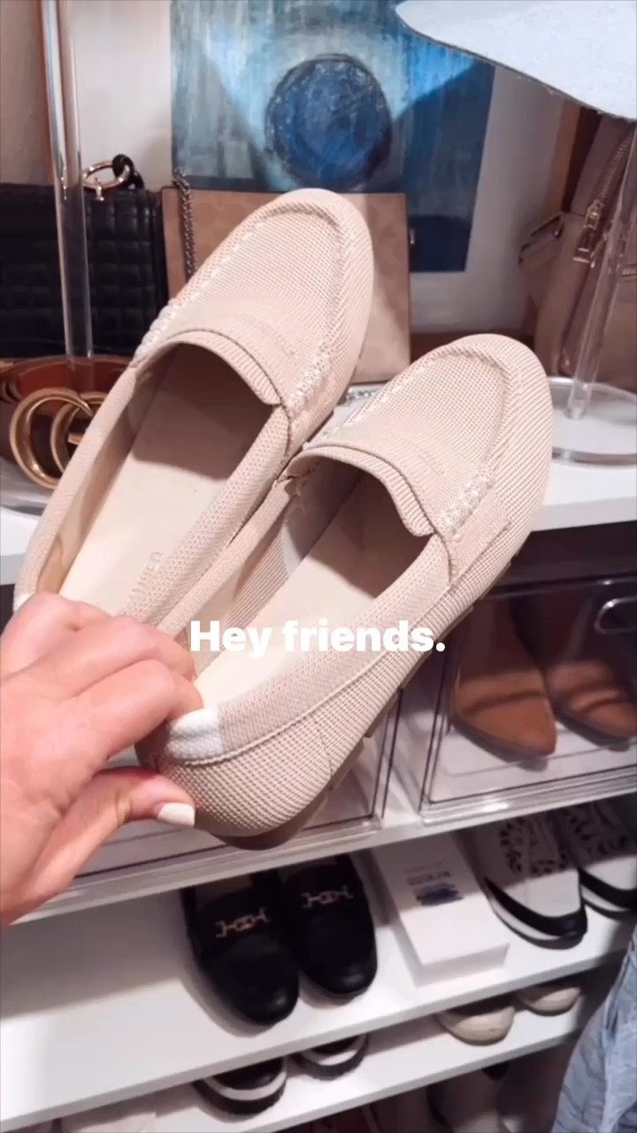 Super cute and comfortable loafers for under $40 on Amazon. These are great for walking around the city! Ivory with white stitching

#LTKShoeCrush #LTKFindsUnder50 #LTKWatchNow