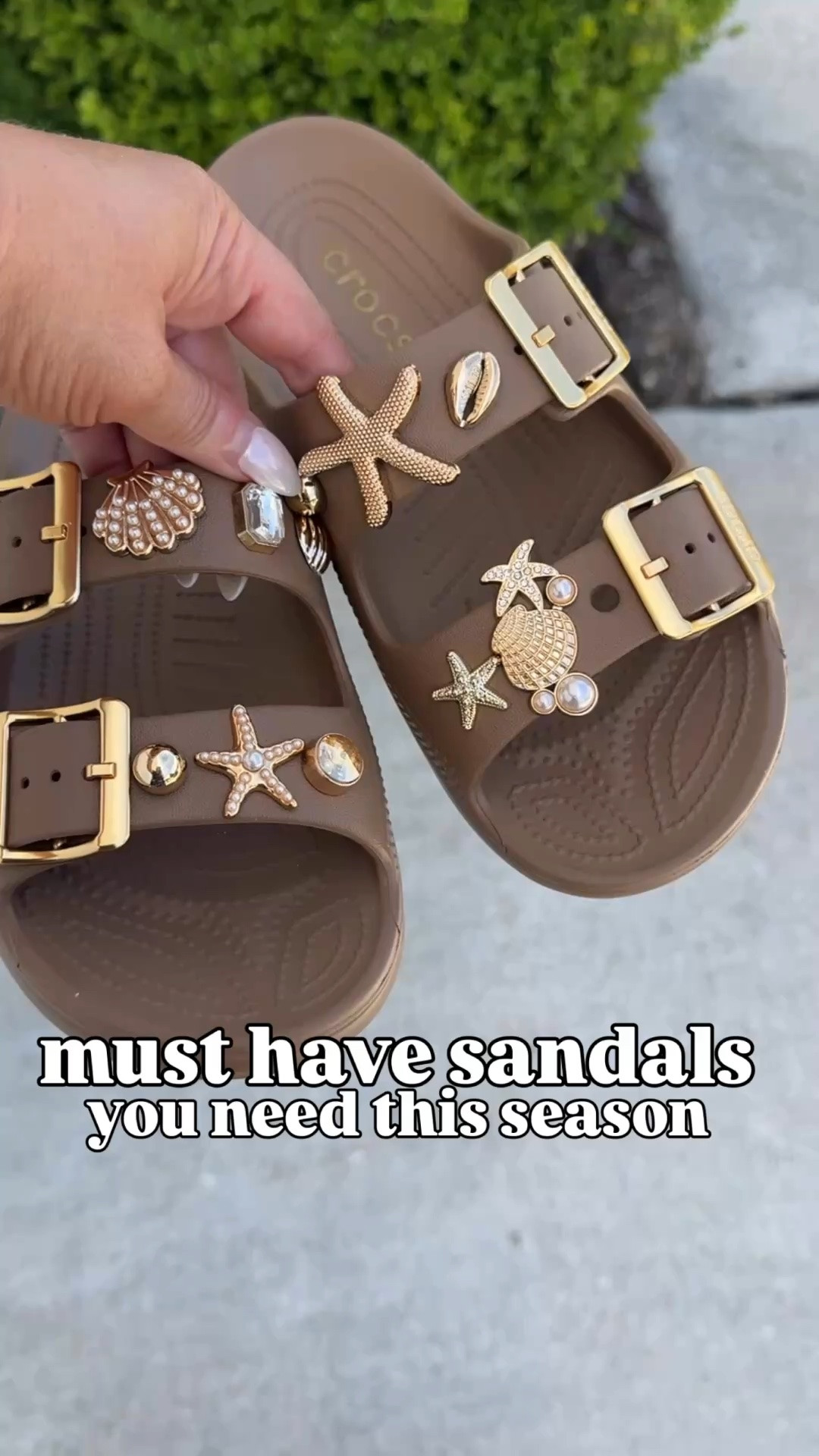 Must have sandals for summer, must have sandals for the beach, pool sandals crocs sandals, beach sandals. Jibitz are from Amazon and they’re totally customizable! Run tts