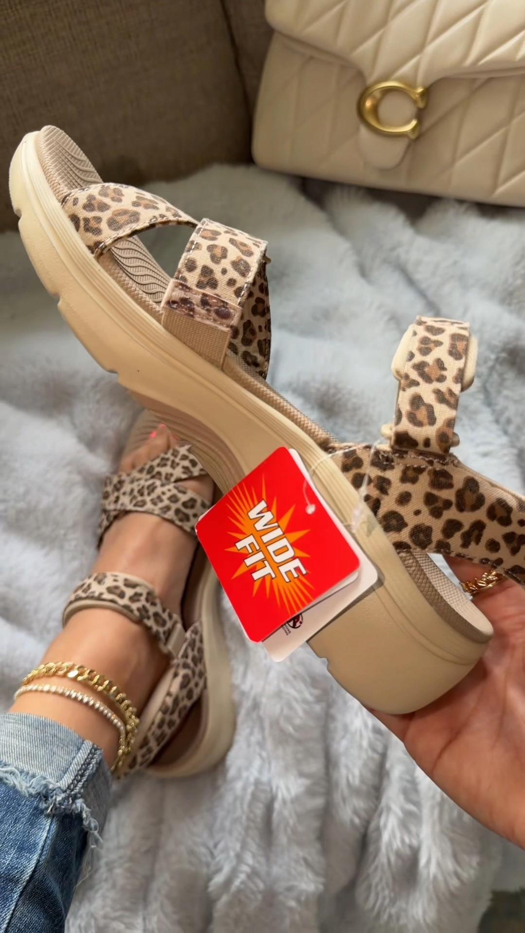 Cutest Skechers sandals 🤎😍 #skechers #skecherssandals #sandals #comfysandals

#LTKgrwm #LTKootd #LTKMothersDay