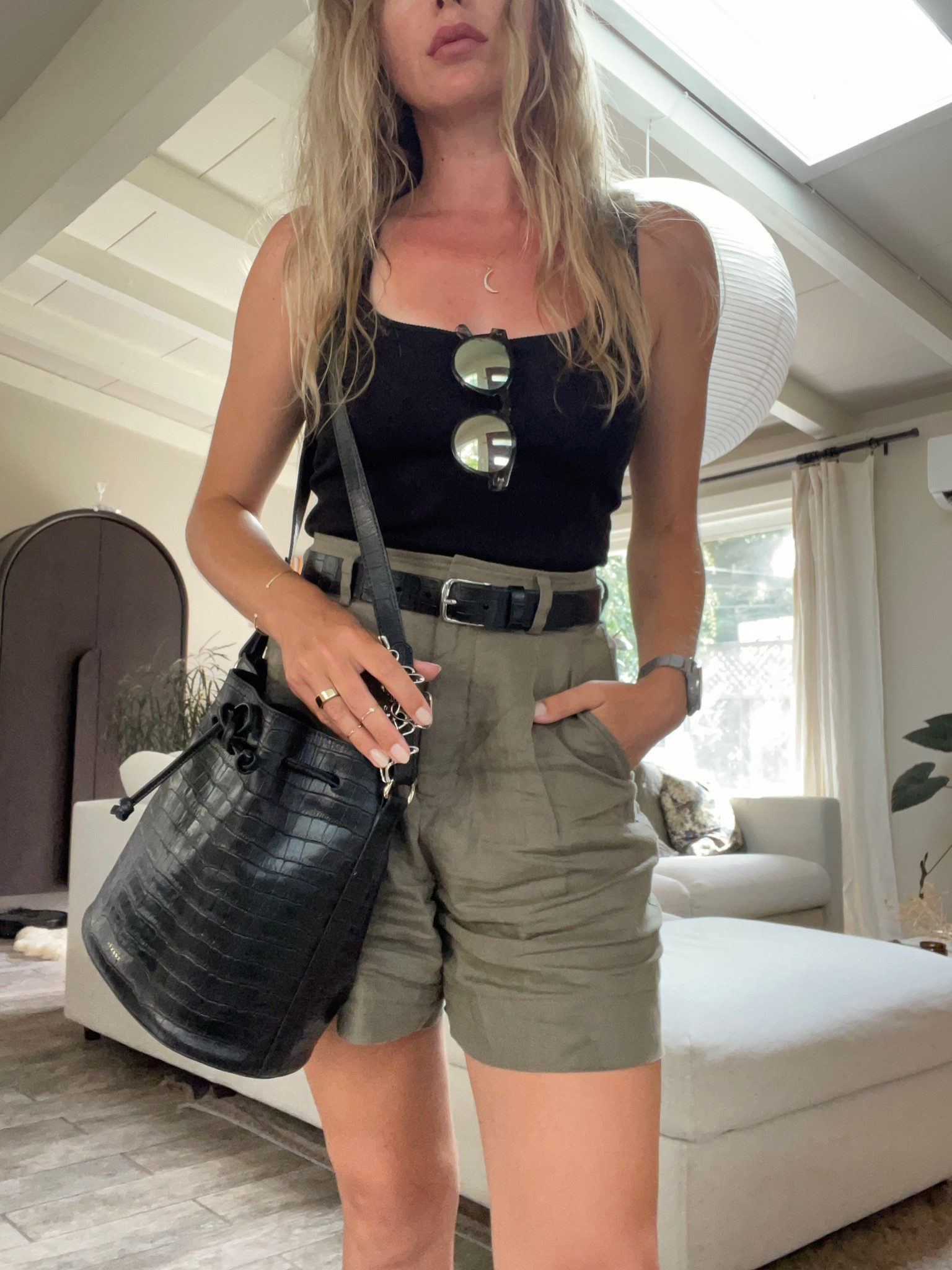 A closer look at yesterdays outfit. 🖤🌿

#LTKitbag #LTKSeasonal #LTKunder100