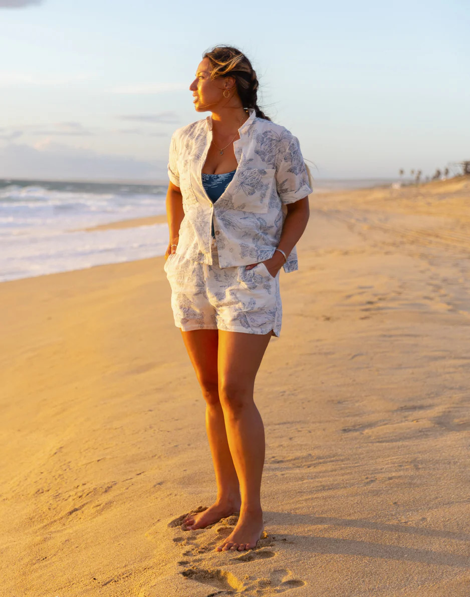 Luca Linen Shirt: Birch Scenic | Carve Designs