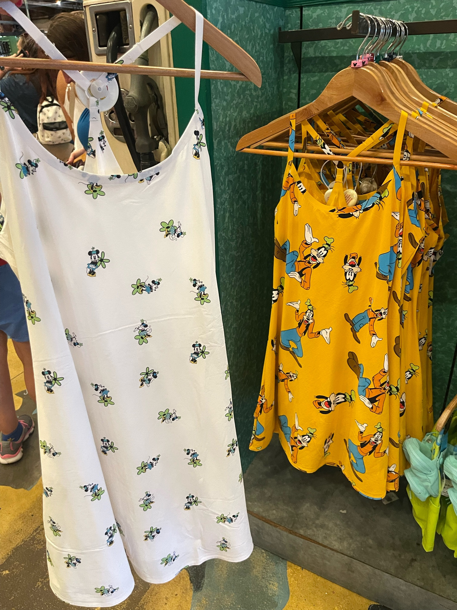 Disney Athletic dresses x Minnie Mouse x Goofy | disney style | disney outfit 