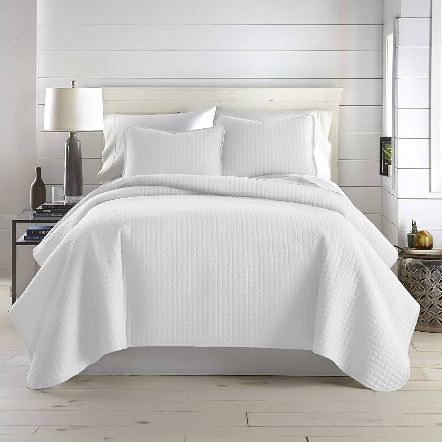 Amazon.com: Southshore Fine Living, Inc. King Quilt Bedding Set with Shams, Coverlet Quilt King Size Bedspread, Luxury Bedding, Bed Spread for Kings/California Kings, Lightweight Quilted Coverlet, White Quilts : Home & Kitchen | Amazon (US)