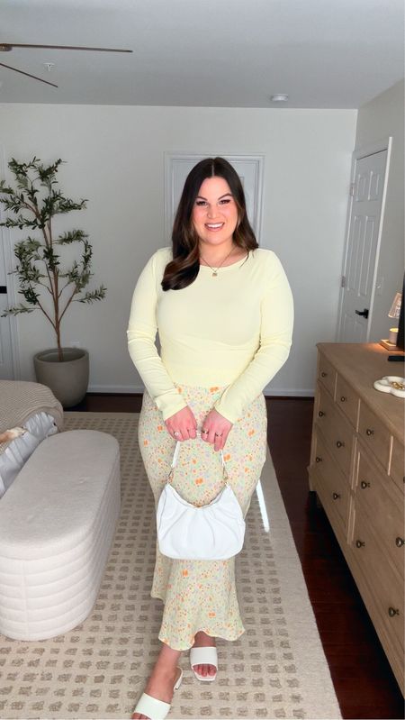 Midsize spring outfit from target! 

Bra - 38D
Shapewear - XL 
*use code KELLYELIZXSPANX to save on both! 
Long sleeve - XL
Skirt - XL
Heels - 9.5W

Target outfit, spring fashion, spring outfit, Target fashion, wide width heels, Easter outfit 


#LTKstyletip #LTKSeasonal #LTKmidsize