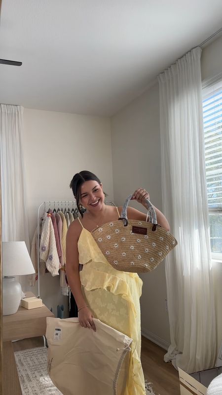 spring fashion is here and summer fashion is right around the corner. i will be in yellow dresses and daisy print all season 🌼💛✨ 

basket bag, sezane purse, yellow sundress, girly fashion, spring outfit, dresses
