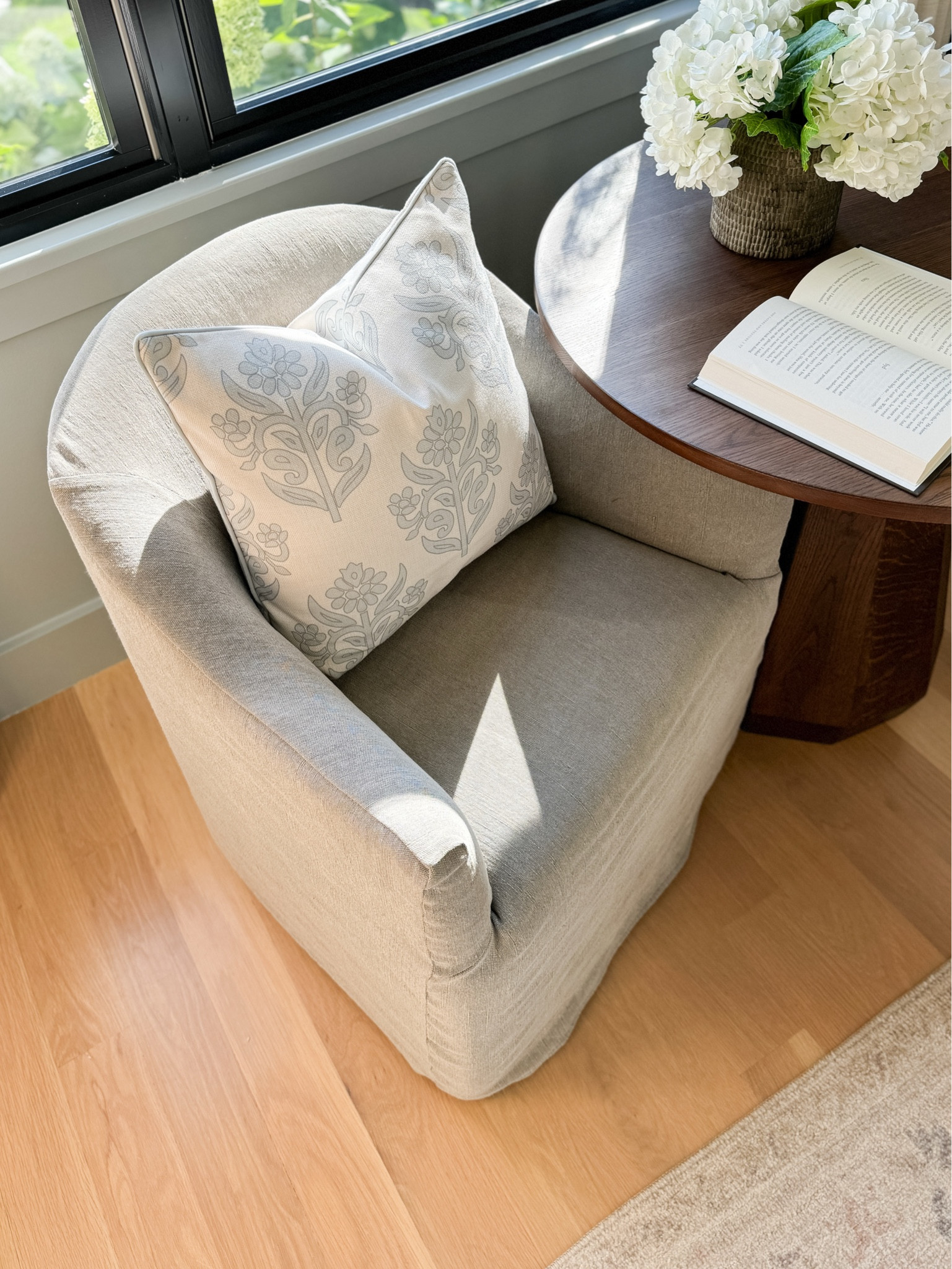 A cozy corner! My end table is on major sale!

Accent chair, sitting area, living room furniture, throw pillow, coastal neutral design

#LTKU #LTKHome #LTKSaleAlert