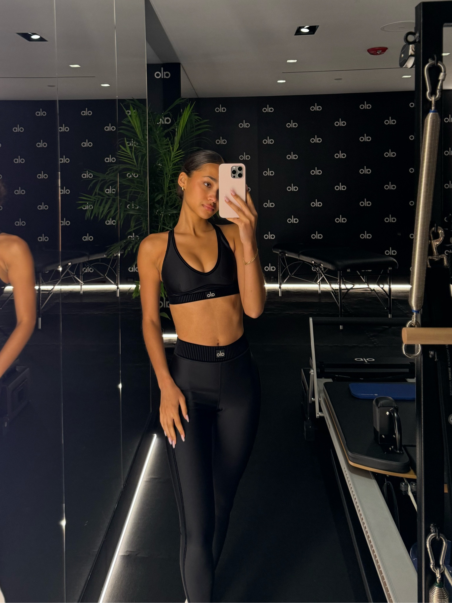 Love this work out set

#LTKActive #LTKTravel #LTKFitness