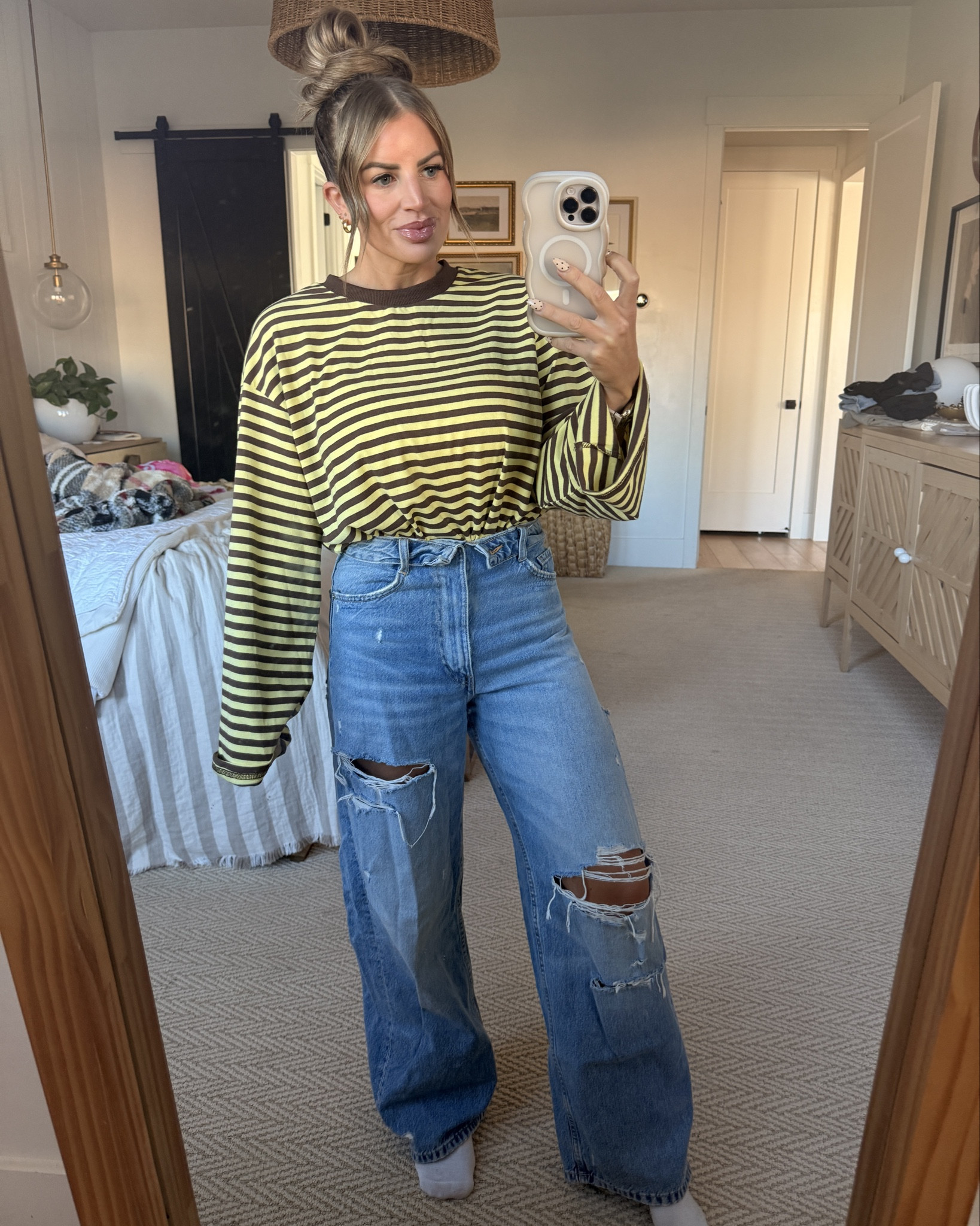 A few recent fits 🤍

#LTKGiftGuide #LTKHoliday #LTKootd