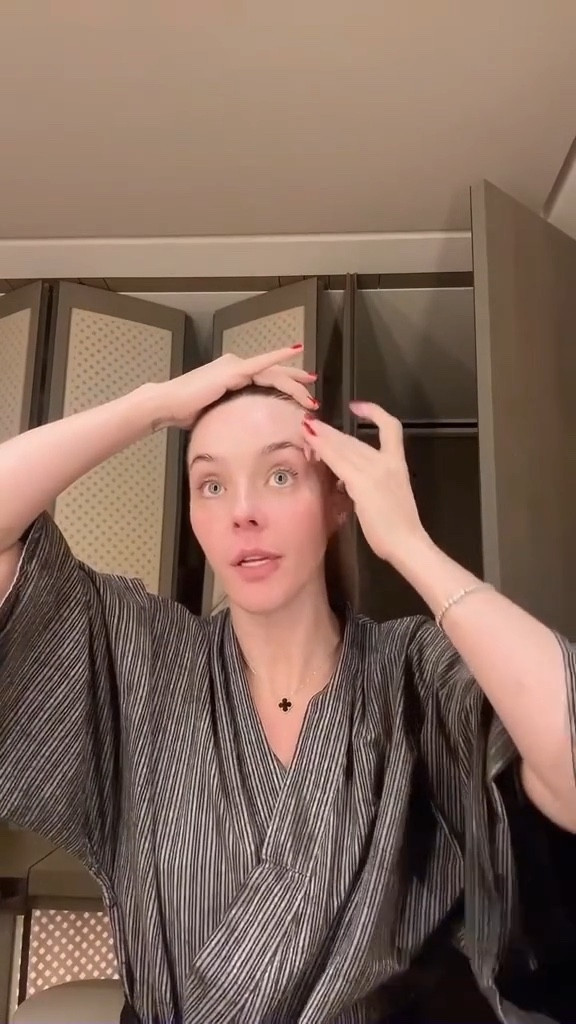 GRWM to slather my face in olive oil 🍸🫒🕊️

#LTKfindsunder100 #LTKfindsunder50 #LTKbeauty