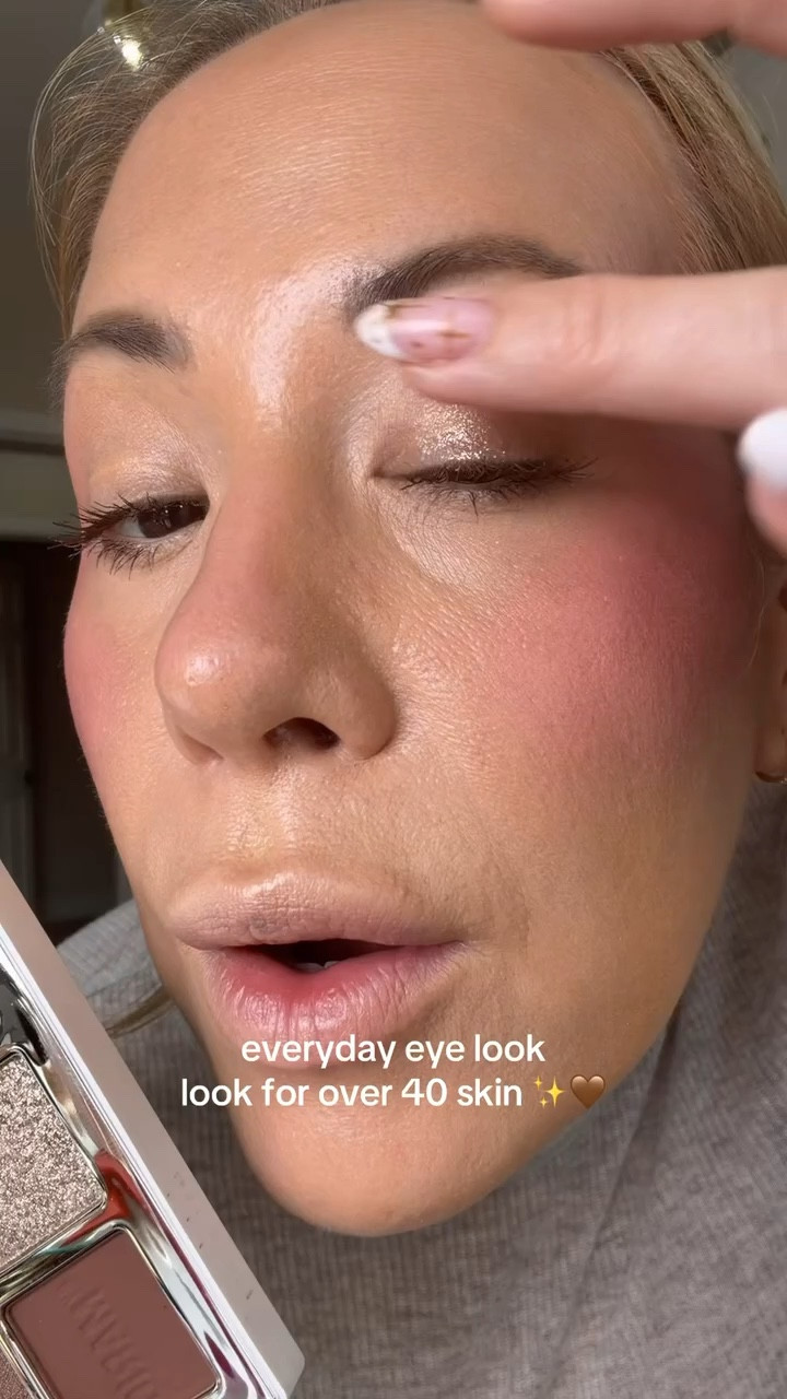 The easiest eye shadow look ✨👁️💕

#LTKdayinmylife #LTKgrwm #LTKBeauty
