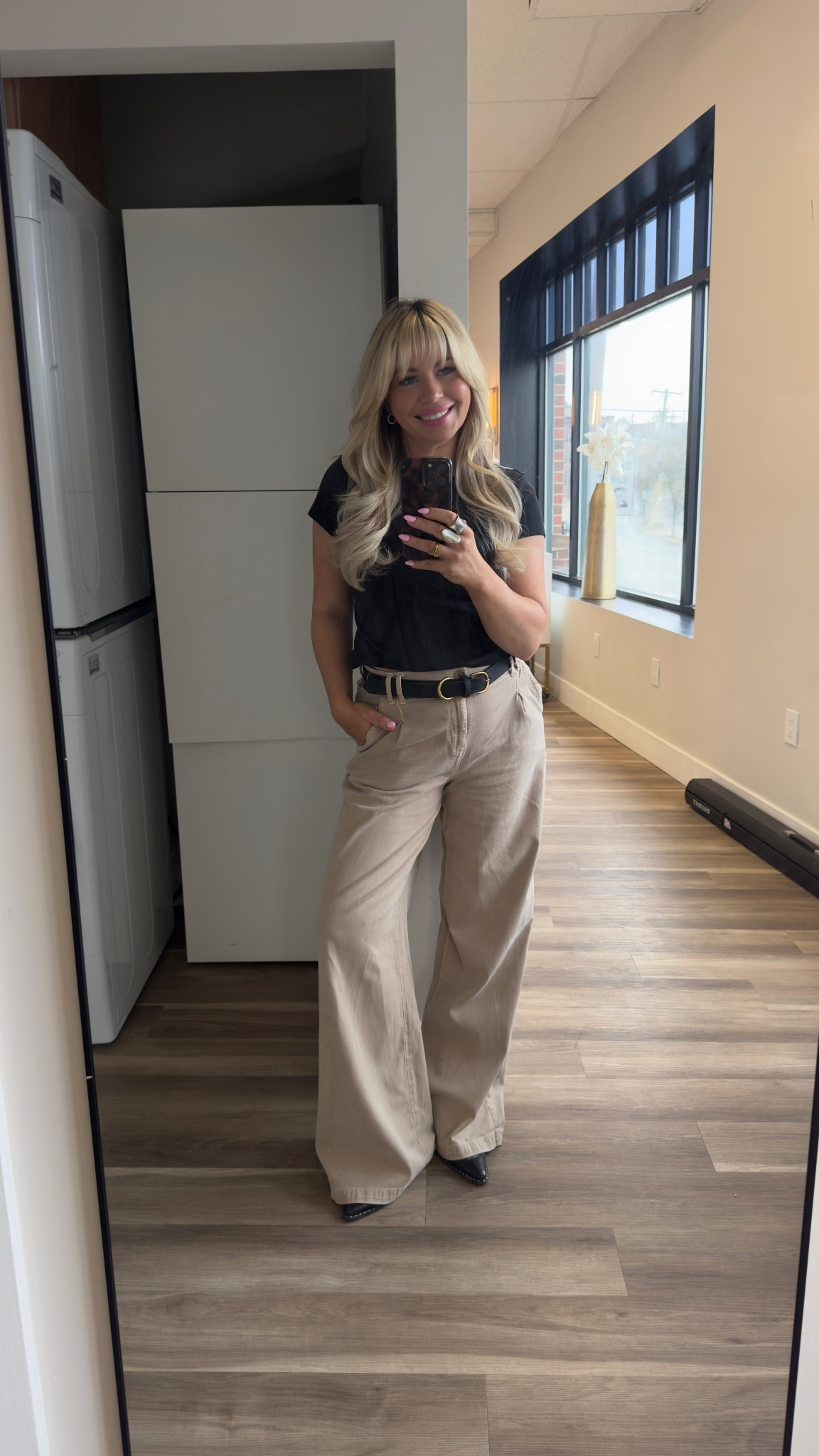 Abercrombie basic tshirt size medium 
Tan pleated pants size 6
Black slip on pointed toe 

#LTKU #LTKootd #LTKSpringSale