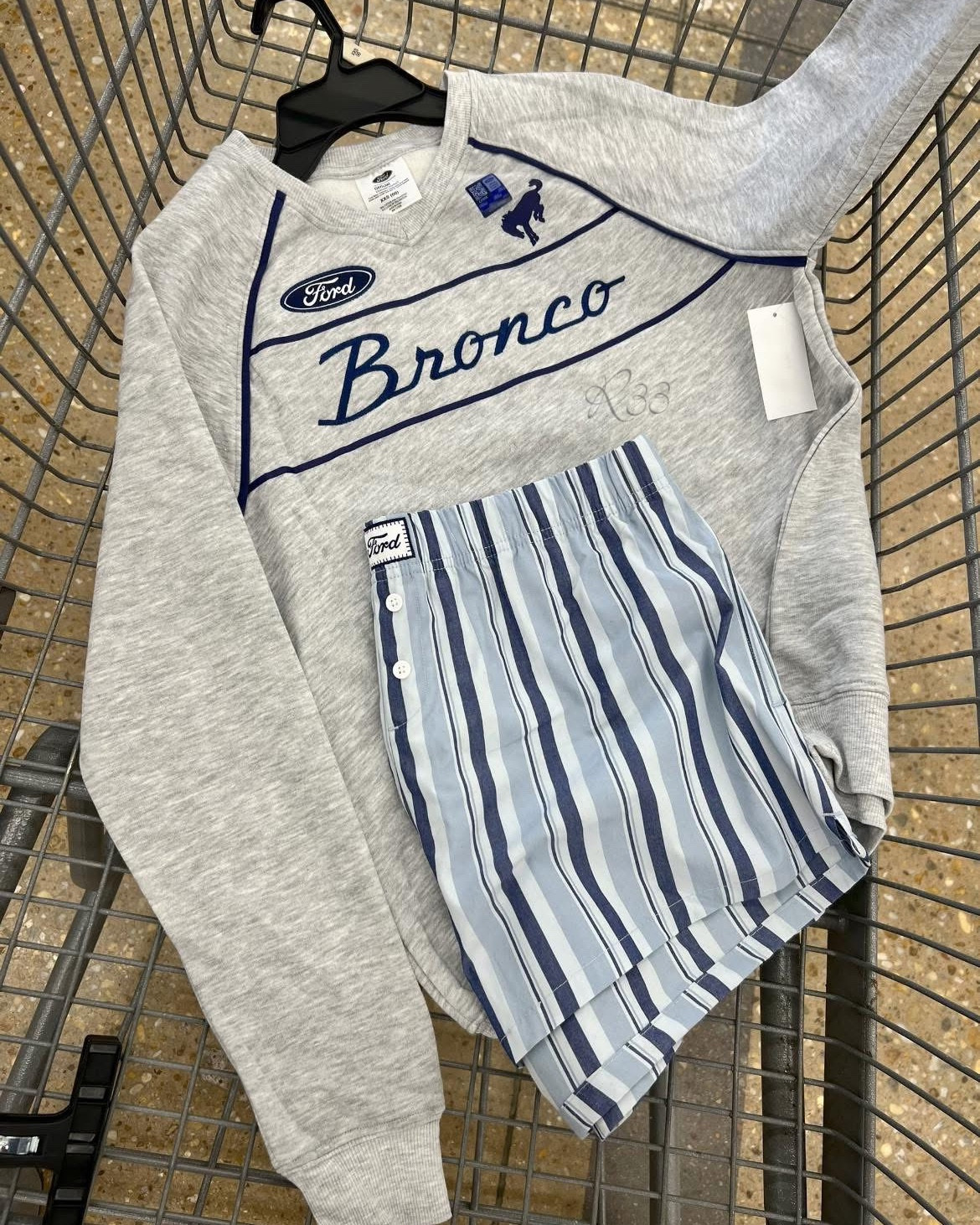 #FordBronco girlies set at Walmart dropped fight on time 💙 #walmartfinds 

#LTKSpringSale #LTKootd