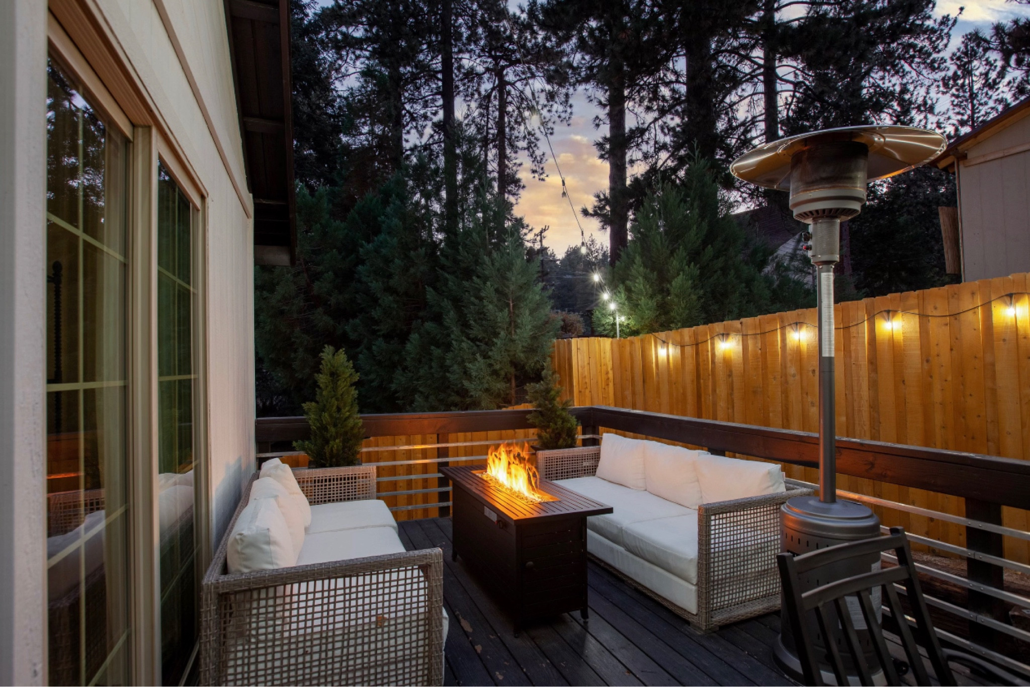 This outdoor fire pit can run on propane or hook it up to natural gas. 



#LTKhome #LTKstyletip #LTKSeasonal