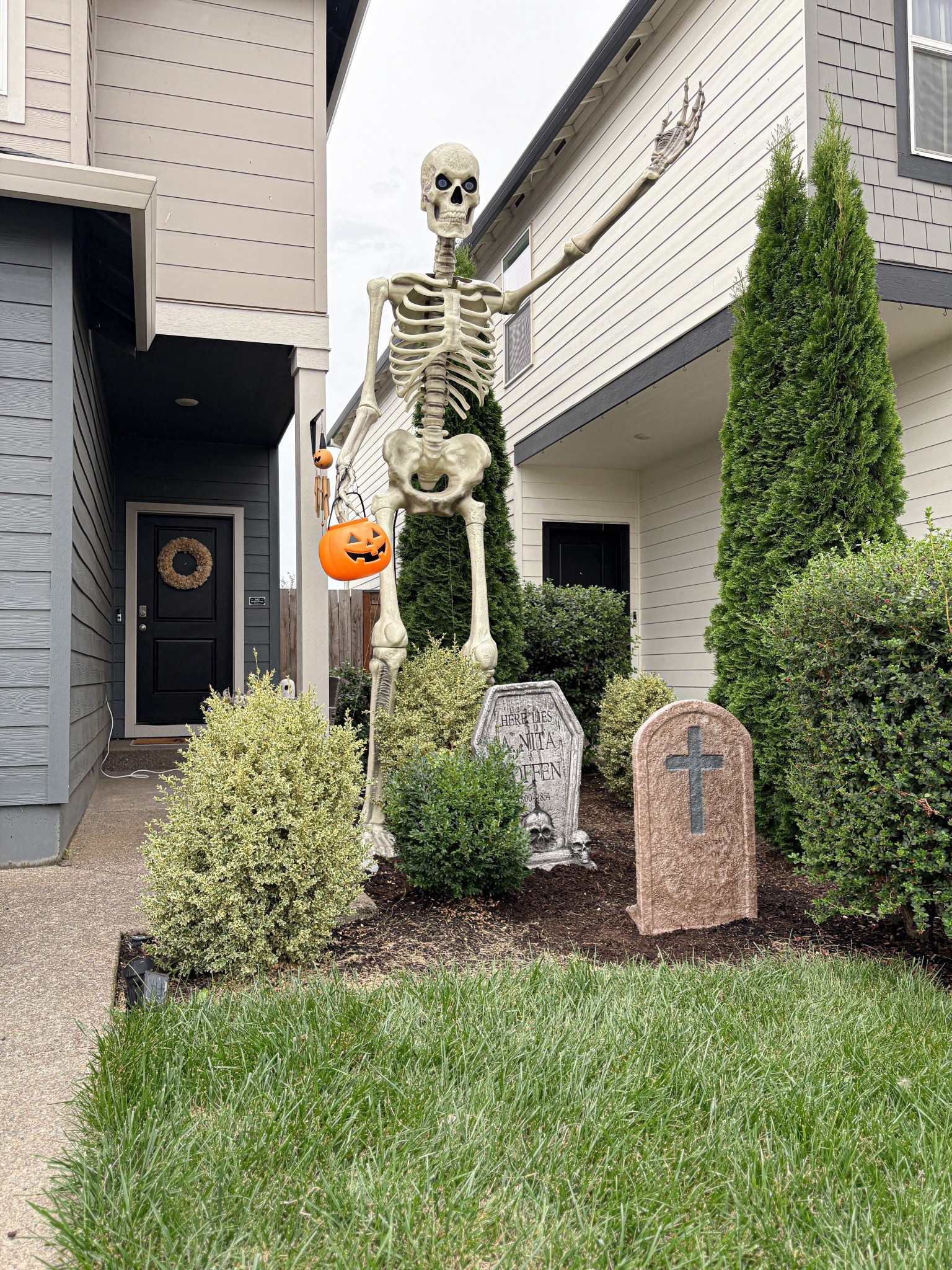 12 foot skeleton

#skeleton 

#LTKHome #LTKSeasonal