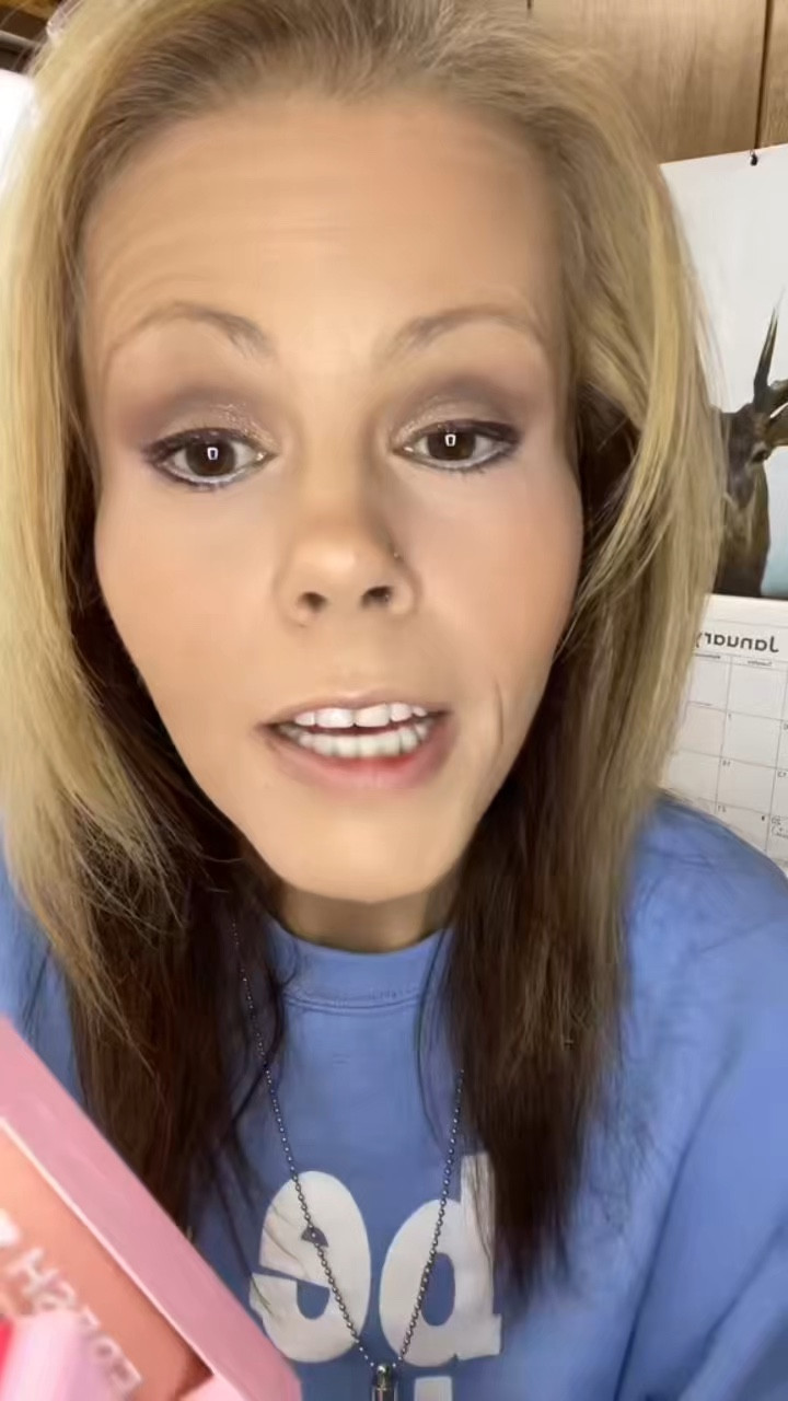 These fresh kiss glossy lip balms are smooth, shiny and not at all sticky! The pigment is sheer but with plenty of color! 

#LTKBeauty