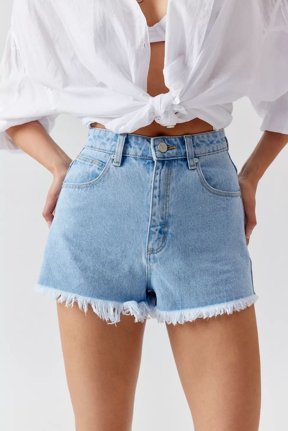 Abrand High-Waisted Relaxed Denim Short | Urban Outfitters (US and RoW)