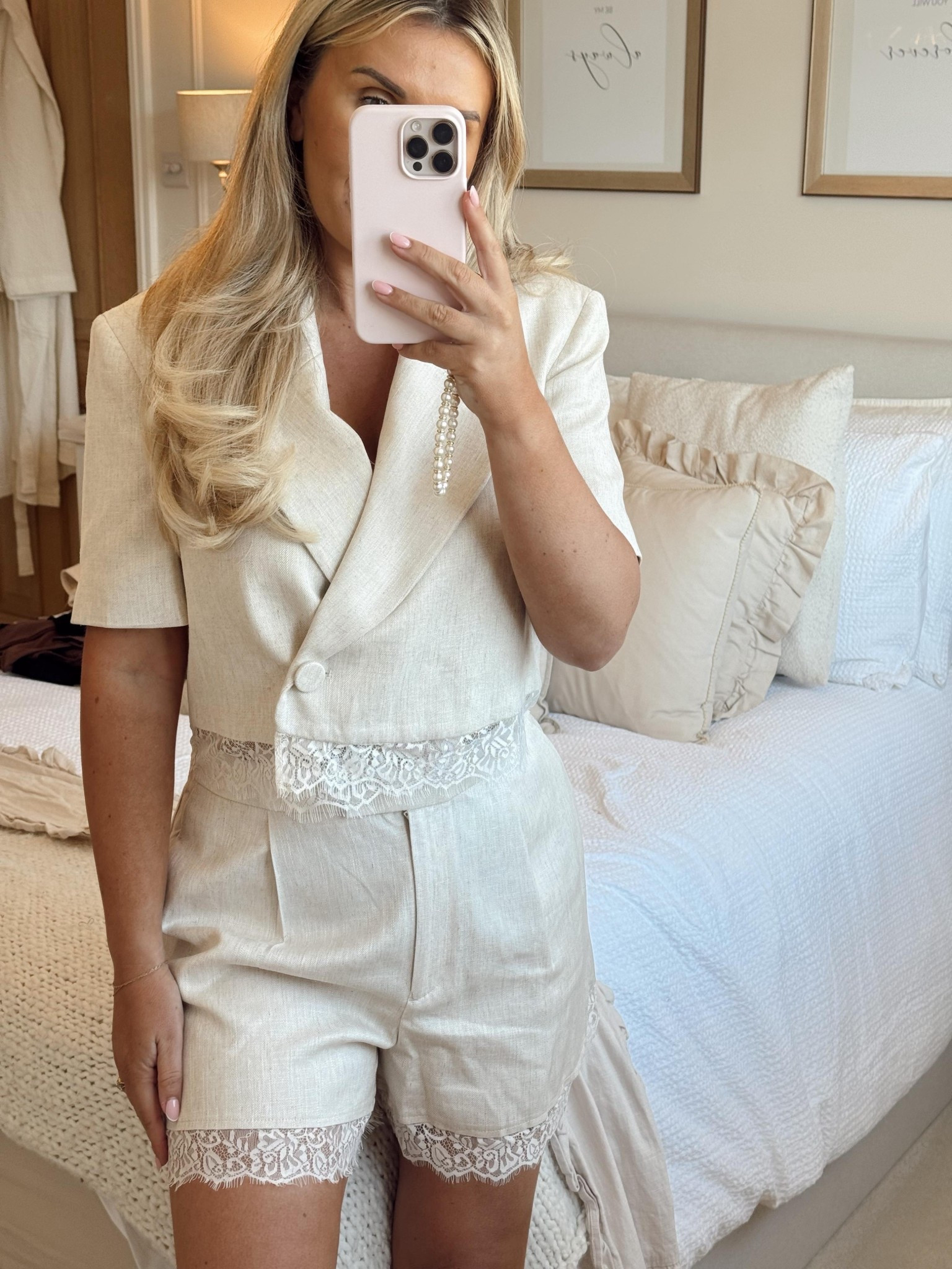 Wow girls this set is unreal!! 😍

Co-ord, matching set, brunch outfit, cropped blazer, spring outfit, holiday outfit 

#LTKsummer #LTKspring #LTKuk