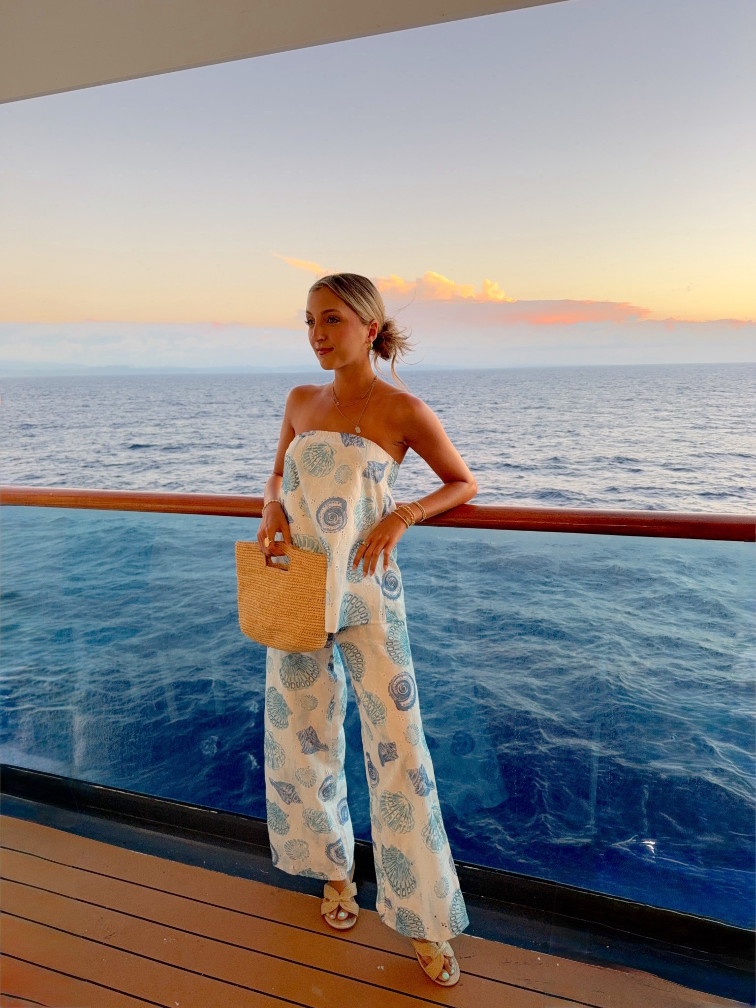 the cutest cruise outfit / vacation outfit. use code FOMCKENZIE for 10% off 💕🌴