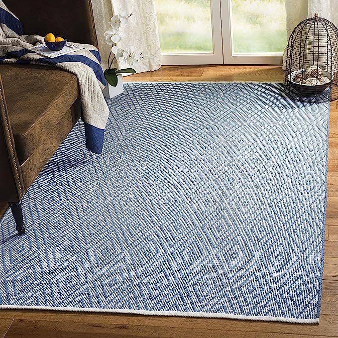 Safavieh Montauk Collection MTK811B Handmade Trellis Cotton Accent Rug, 2'3" x 3'9", Blue / Ivory | Amazon (US)