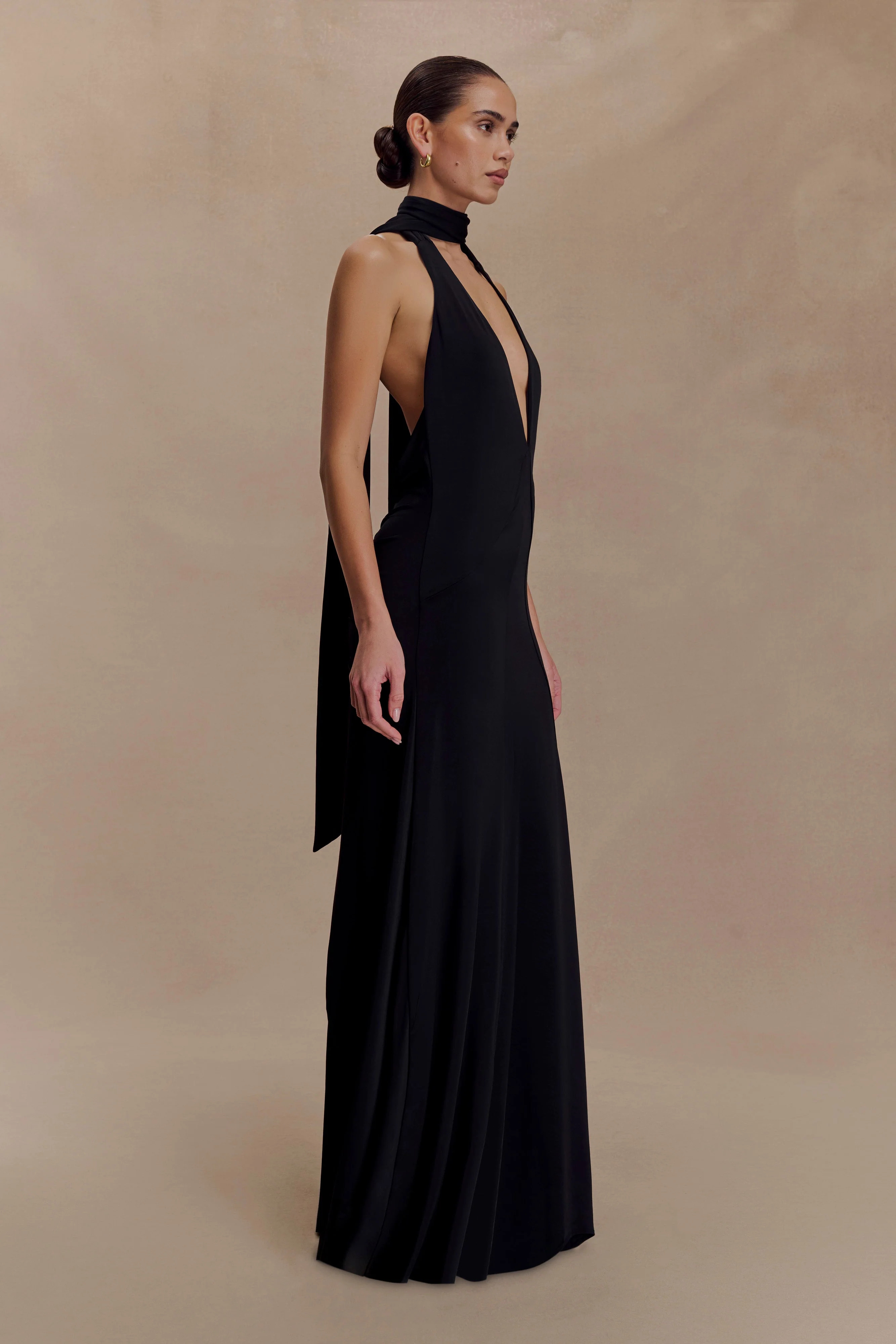 Juliet Slinky Maxi Dress With Scarf - Black | MESHKI US