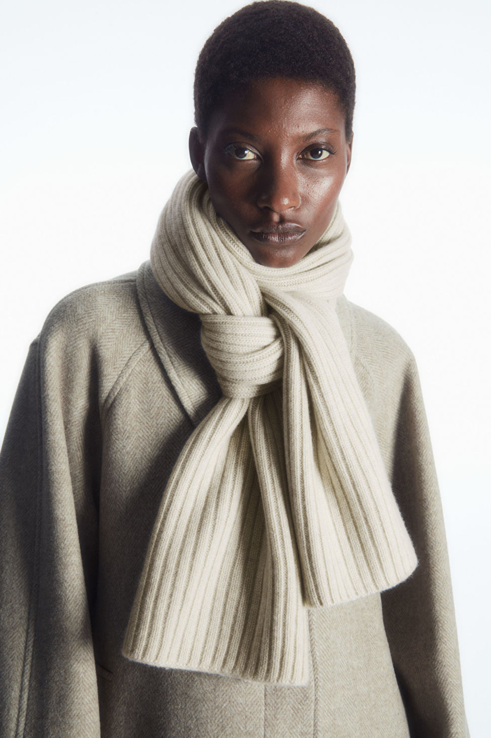 CHUNKY RIBBED PURE CASHMERE SCARF - OFF-WHITE - COS | COS (EU)