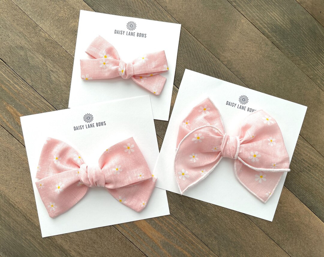 Pink Bow With White Daisies - Fable Bow - Sailor Bow - Light Pink - Floral Bow - Girls Bow - Spri... | Etsy (US)
