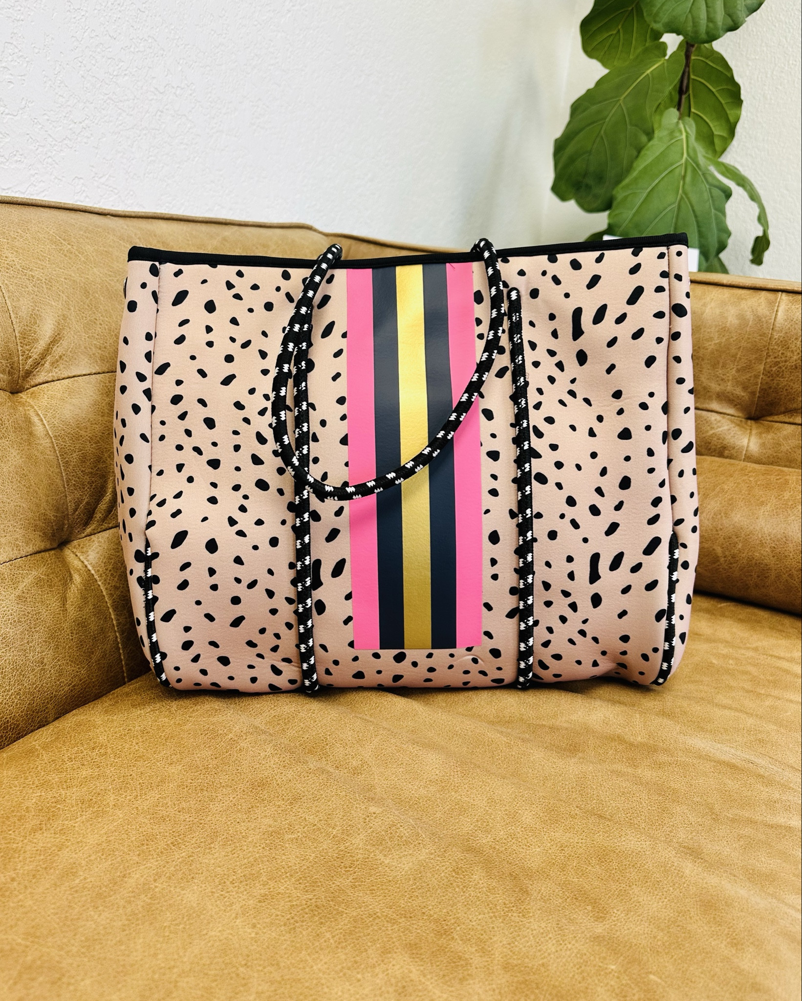 The perfect BIG bag for the girlies that need to bring everything with them everywhere they go! 

#LTKMidsize #LTKMothersDay #LTKWorkwear