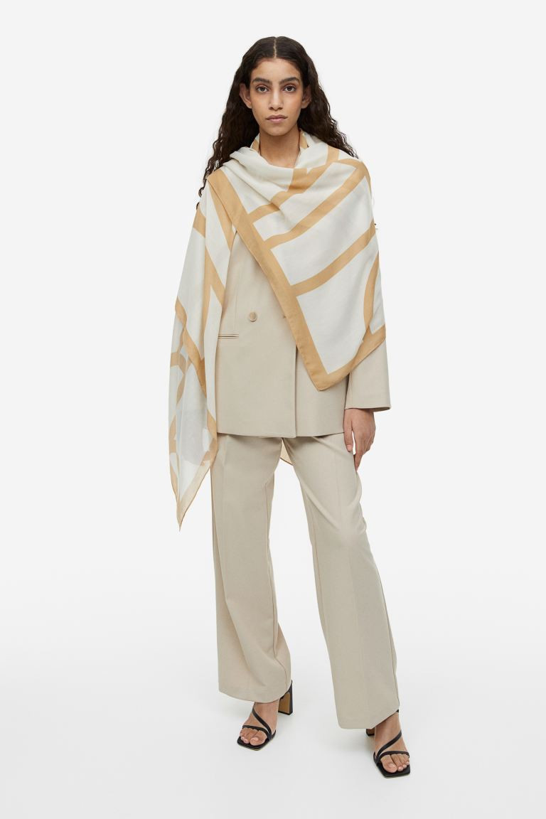 Large patterned scarf | H&M (DE, AT, CH, NL, FI)