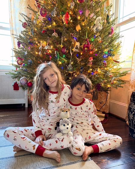 We’re loving these pajamas from @lakepajamas… so much so that I bought them a second pair on sale 😊 If you’re like me & just doing your shopping now, you still have time! Beautycounter’s 20% off sitewide sale also ends tonight!

#LTKkids #LTKCyberweek #LTKHoliday