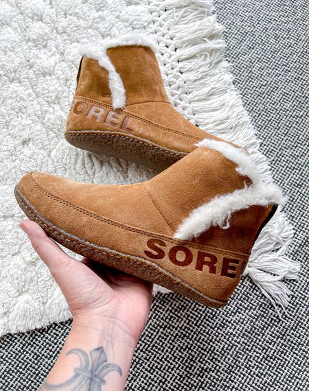My favorite slippers for fall and winter are back in stock in all sizes. 
Comes in Camel and Black
(TTS- Order a half size bigger for thicker socks.)

Sorel • Sorel Slippers • Nakiska Bootie • Womens Slippers • Womens Footwear • Sorel Bootie


#LTKstyletip #LTKshoecrush
