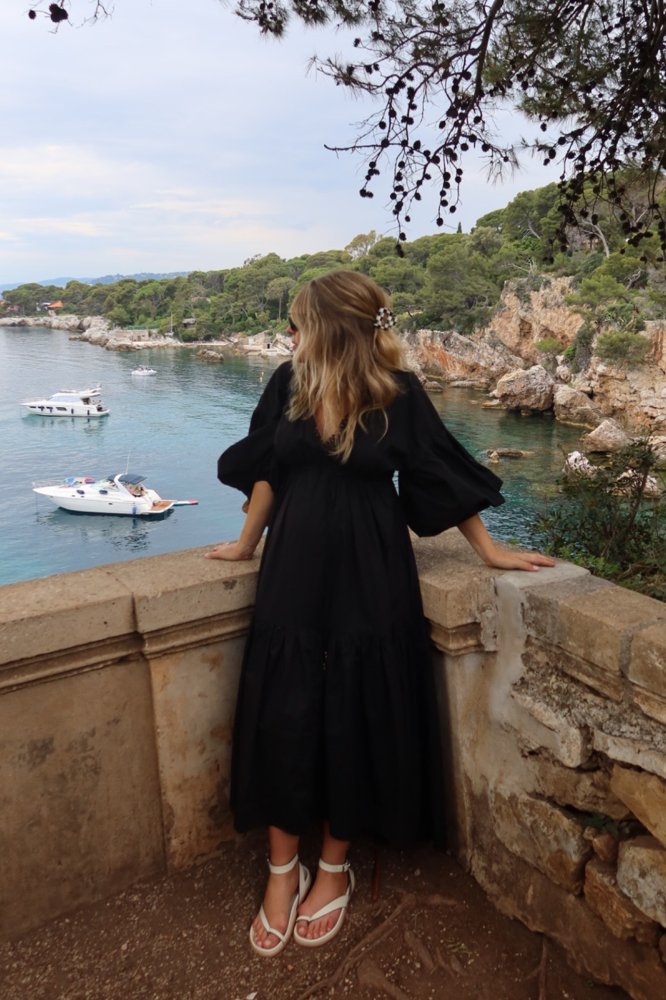 Small in black dress
Size 8 in sandals (I’d say size up a full size) 


#LTKbump #LTKshoecrush #LTKtravel