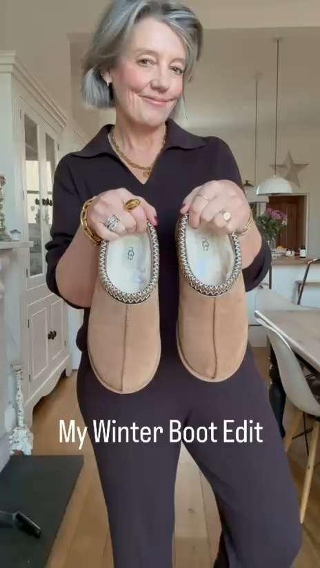 My Winter Boot Rdit
1. Uggs- cosy WFH 
Uniqlo Co ord size large
2. Suede ankle boots 
1970 jumper size large
Jeans 14r
Leather Jacket size Smalll 
3. Pointy Boots 
Silk cami size 12
Jeans size 12 r
4. Knee high boots 
True to  size large 
Cami size medium
Jumper size medium 
5. Fur lined boots
Cords size large
Jumper size 12 
barn jacket size 12
6. Flat boots 
Trousers Size 12
Shirt Size 12
Jacket size medium 

Blazer old 




Winter footwear, cosy shoes, boots, AW25 fashion, high street finds, outfit styling, winter fashion  

 

#LTKwinter #LTKCyberWeek #LTKuk
