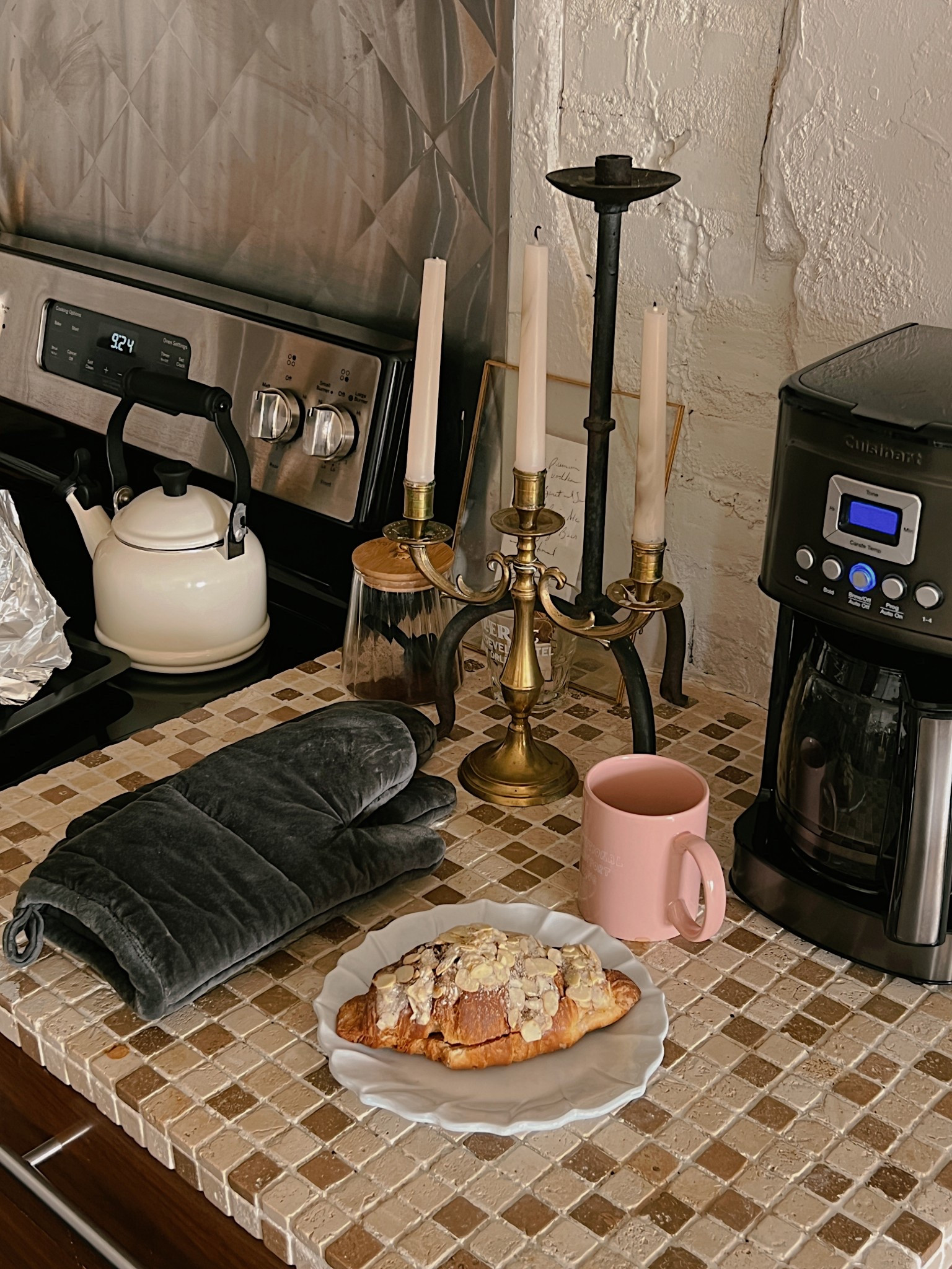 Morning coffee, morning routine, kitchen must haves, spring home decor, chic home findss

#LTKHome #LTKFindsUnder100 #LTKSeasonal