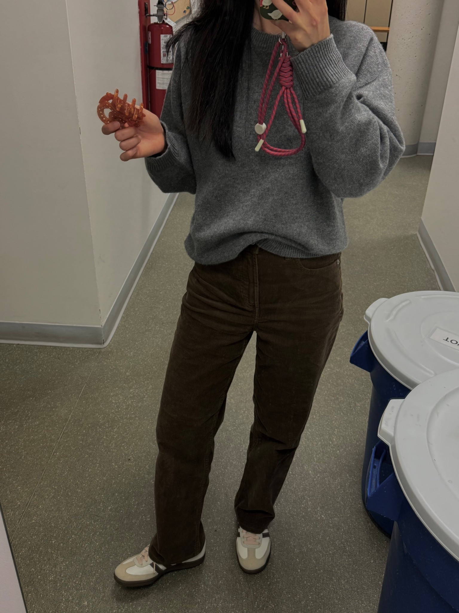 Aritzia sweater: oversized. In xs
Everlane corduroy pants. Tts
Casetify strap

#LTKpetite #LTKcanada #LTKsale