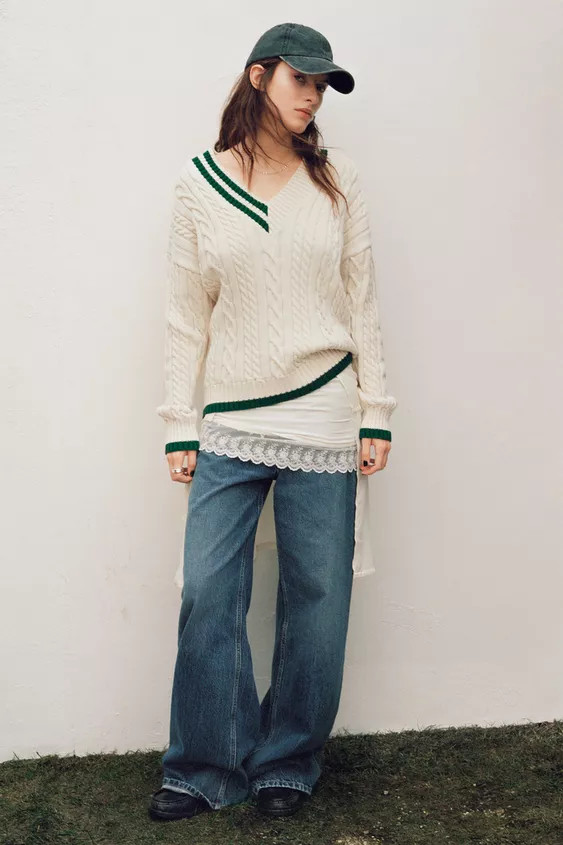 V-neck sweater with long sleeves. Rib trim. | Zara US