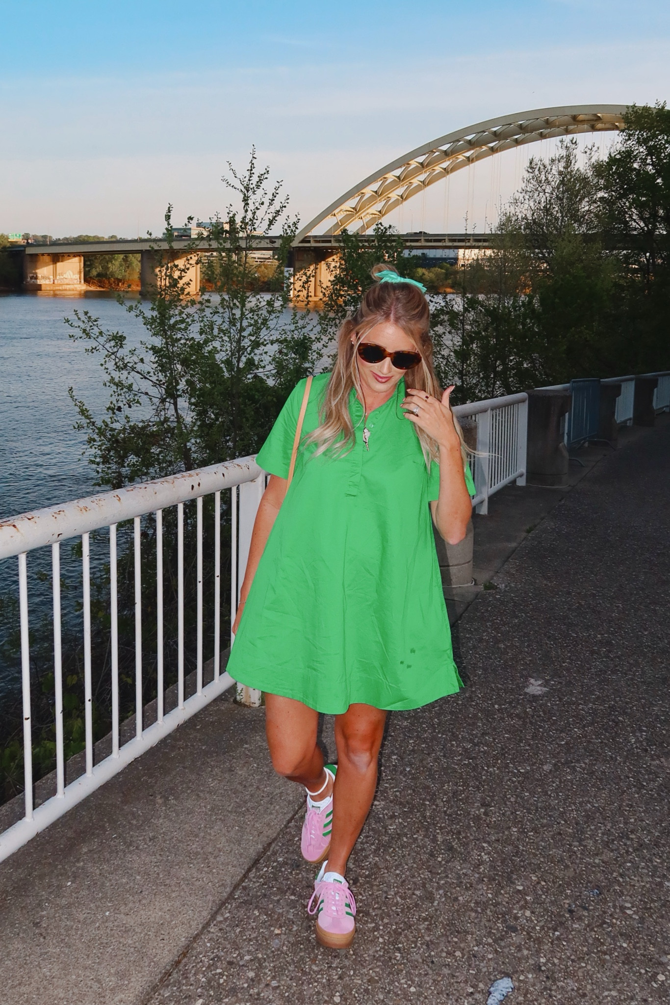 A dress that EVERYONE needs! Flattering on every body! Comes in multiple colors and is currently on sale for under $25!

#LTKsalealert #LTKfindsunder50 #LTKstyletip