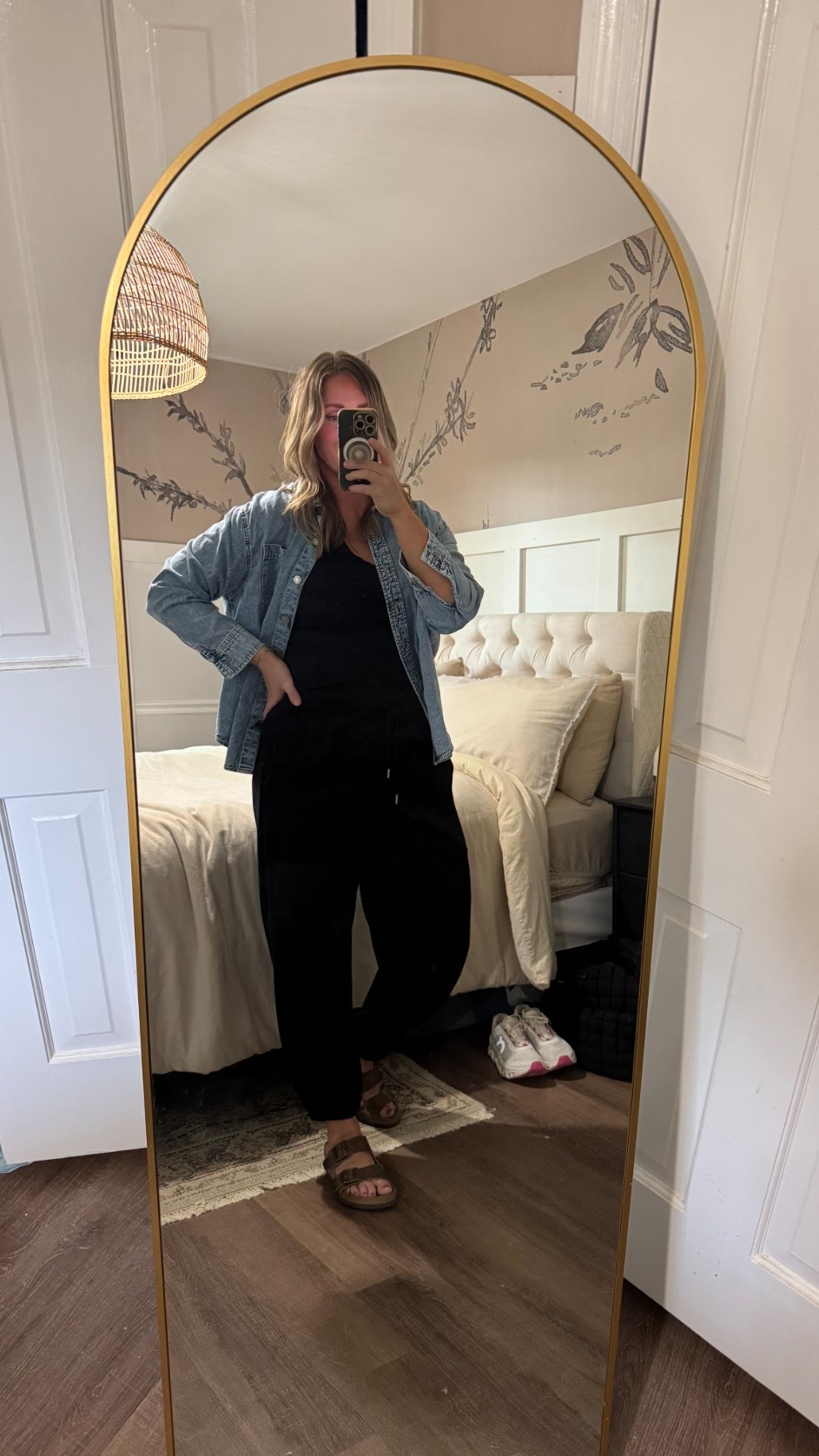 This is going to be my fall and winter uniform. The Walmart overshirt and joggers are STAPLES, friends! 

#LTKStyleTip #LTKMidsize #LTKFindsUnder50