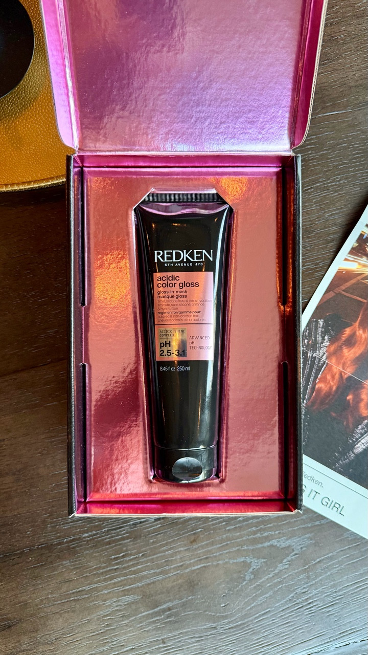 Redken take all of my money! 🤯my hair is so shiny and soft 10/10

#LTKFindsUnder50 #LTKBeauty