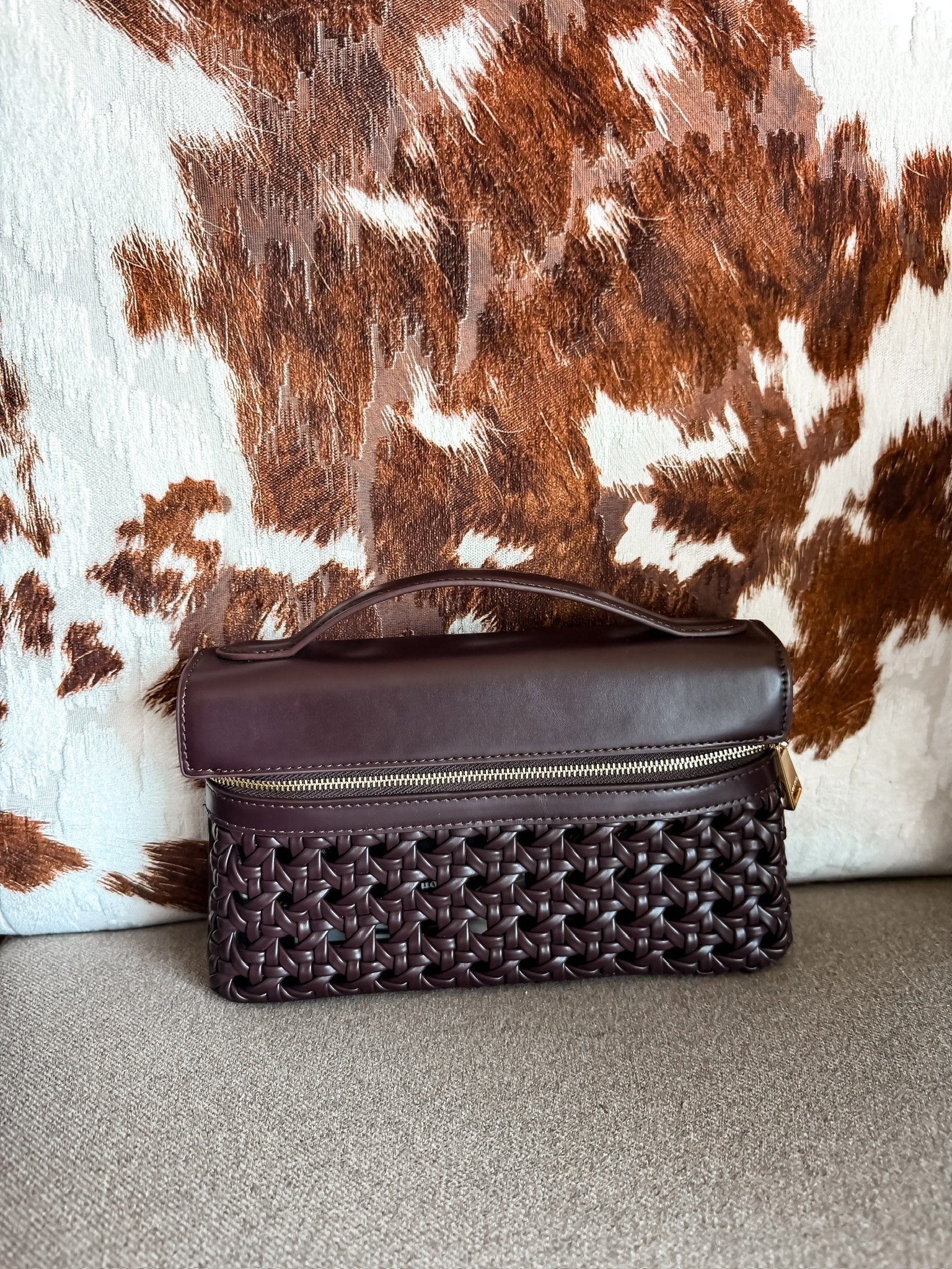 This chocolate brown woven handbag is such a good fall accessory for adding texture to simple outfits. The structured top handle, woven detail, and rich brown color pair easily with denim, dresses, and neutral fall layers.

brown handbag, woven handbag, fall accessories, chocolate brown bag, top handle bag, fall fashion finds, neutral accessories, themominstyle

#LTKootd #LTKOver40 #LTKSeasonal