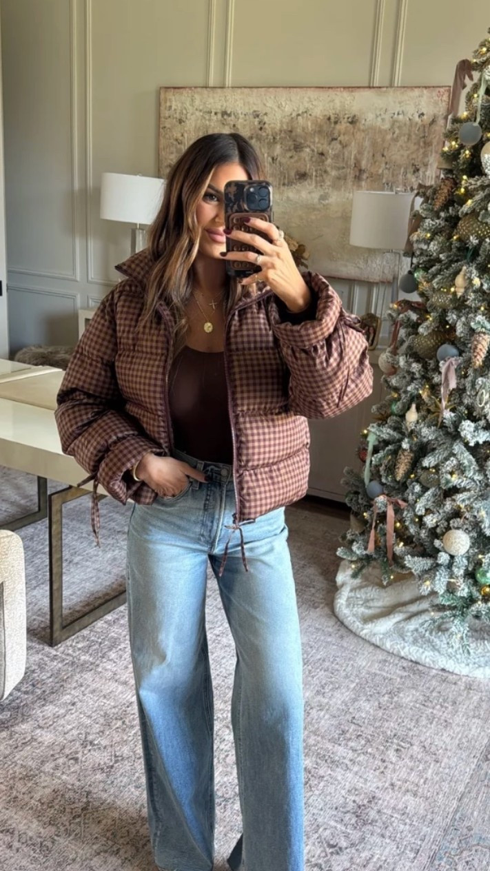 the best jeans for any occasion & are on sale! Wearing a size 27 🤍

#LTKFindsUnder100 #LTKootd #LTKSaleAlert