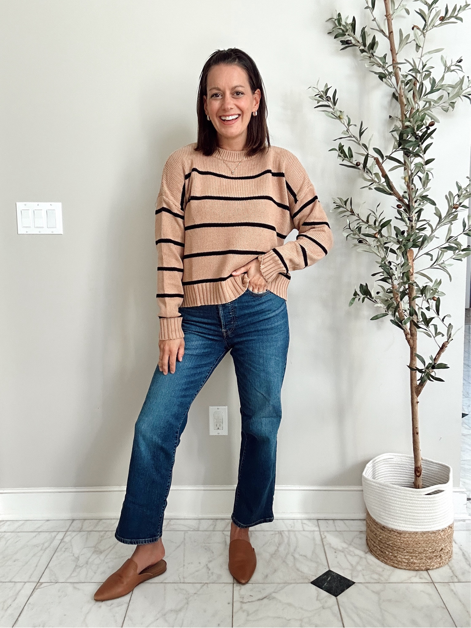 Amazon sweater for Thanksgiving! Thanksgiving outfit idea!

Sweater and jeans both run true to size - I’m wearing a small.



#LTKSeasonal #LTKOver40 #LTKHoliday