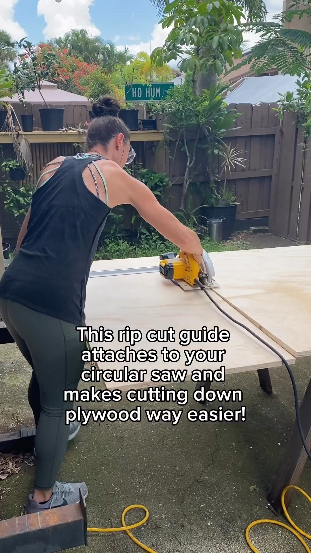 No table saw? No problem! Easy rip cut guide that attaches to any circular saw to cut large pieces of wood. 

#LTKhome
